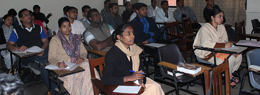 Jesuits and volunteers of Hizment Movement discuss Christian Muslim Relations