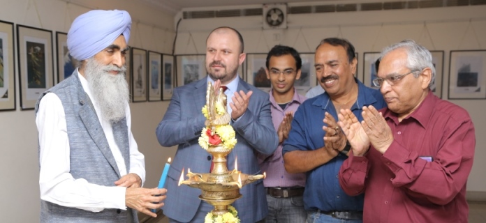 Indialogue Foundation Exhibited the Plight of Refugees through Cartoons